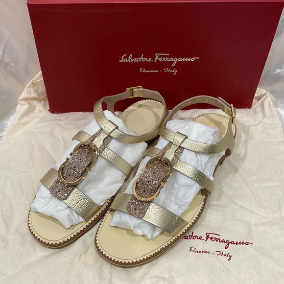 Salvatore Ferragamo brand new gold flat authentic sandals with buckle - Picture 2 of 14